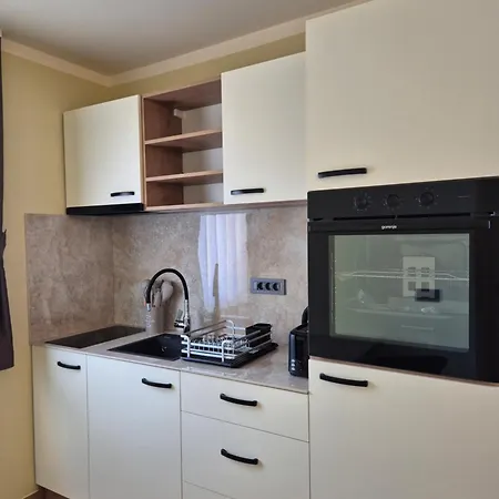 Apartamento Mega Apartmaji