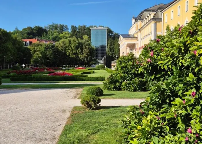 شقة Mega Apartmaji روغاسكا سْلاتِنا