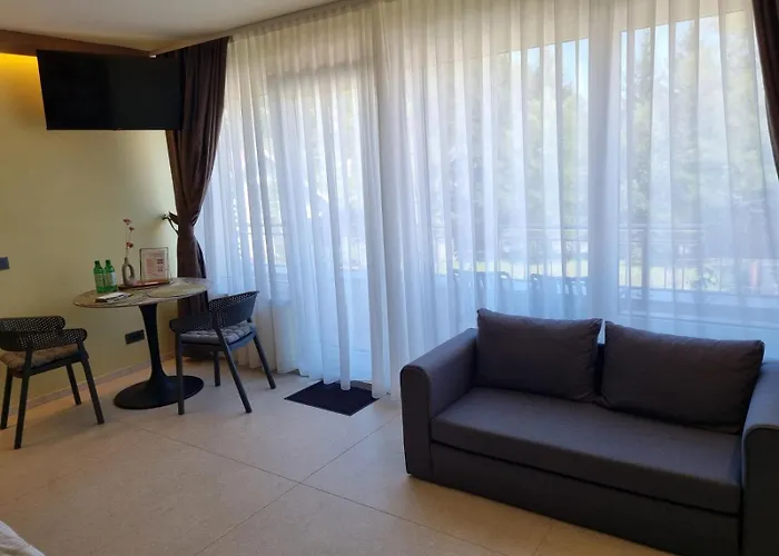 Mega Apartmaji דירה